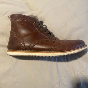 Men’s 9.5 brown boots
